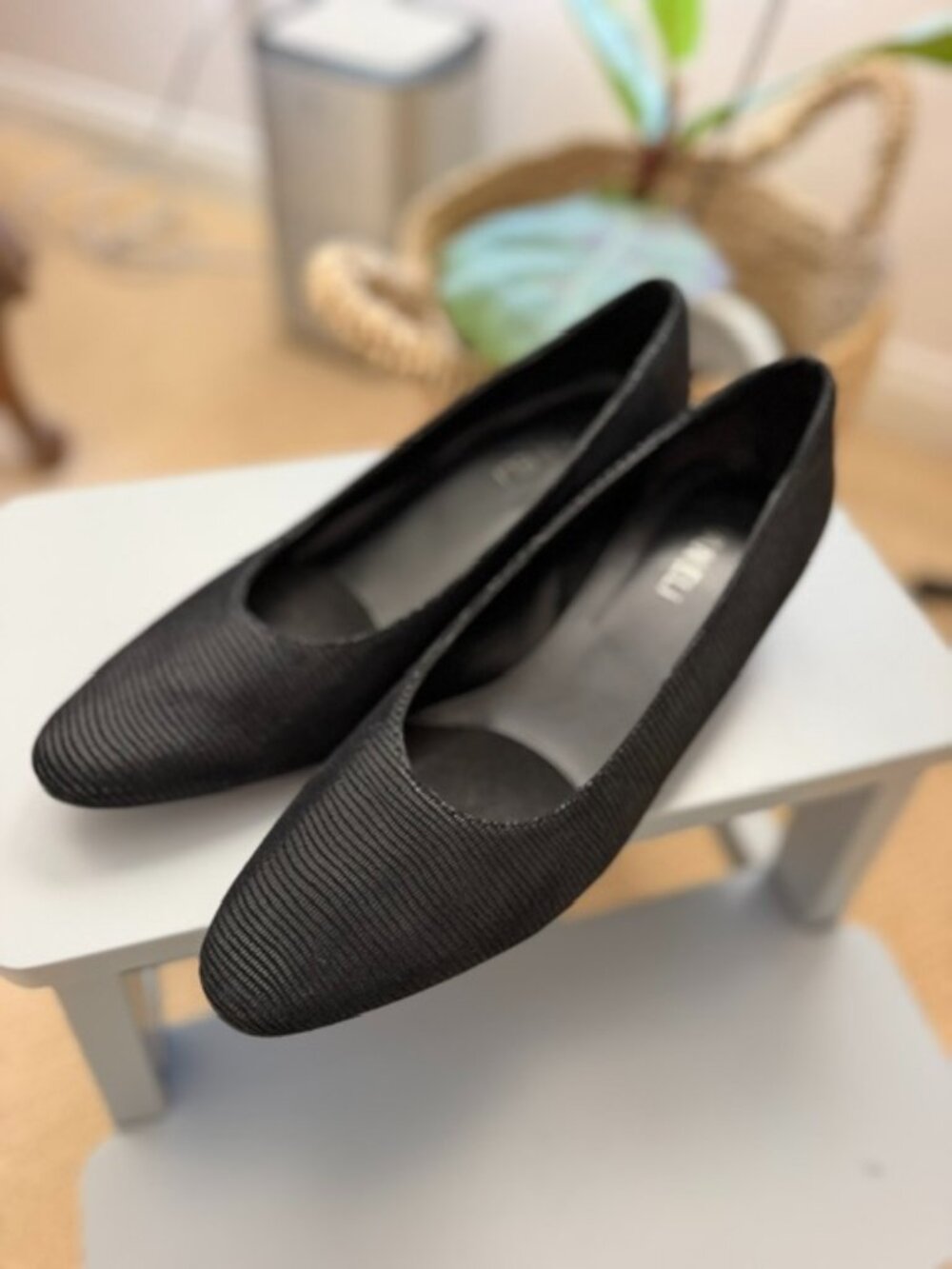 Vaneli Black Patterned Brushed Suede Dress Pumps Size 8 1/2 N